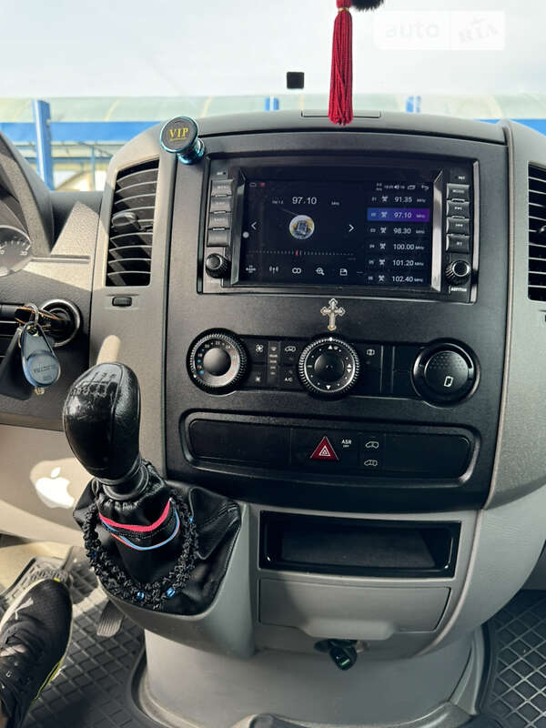Вантажопасажирський фургон Mercedes-Benz Sprinter 2012 в Чернівцях