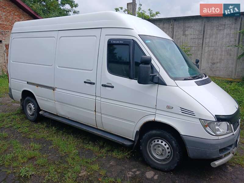 Грузовой фургон Mercedes-Benz Sprinter 2004 в Львове