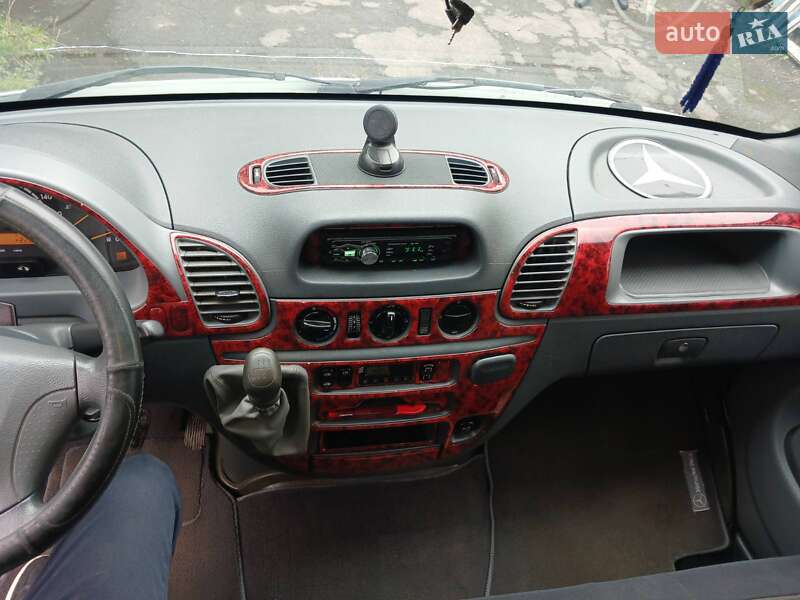 Грузовой фургон Mercedes-Benz Sprinter 2004 в Львове