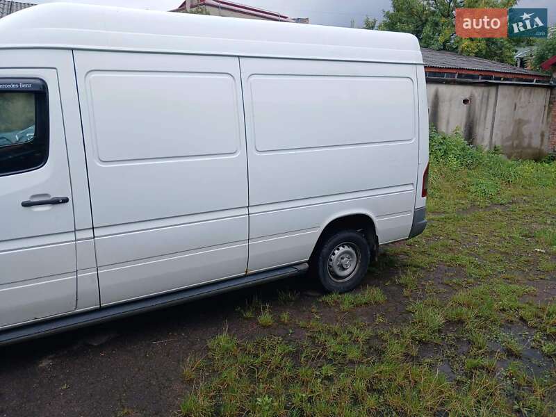 Грузовой фургон Mercedes-Benz Sprinter 2004 в Львове