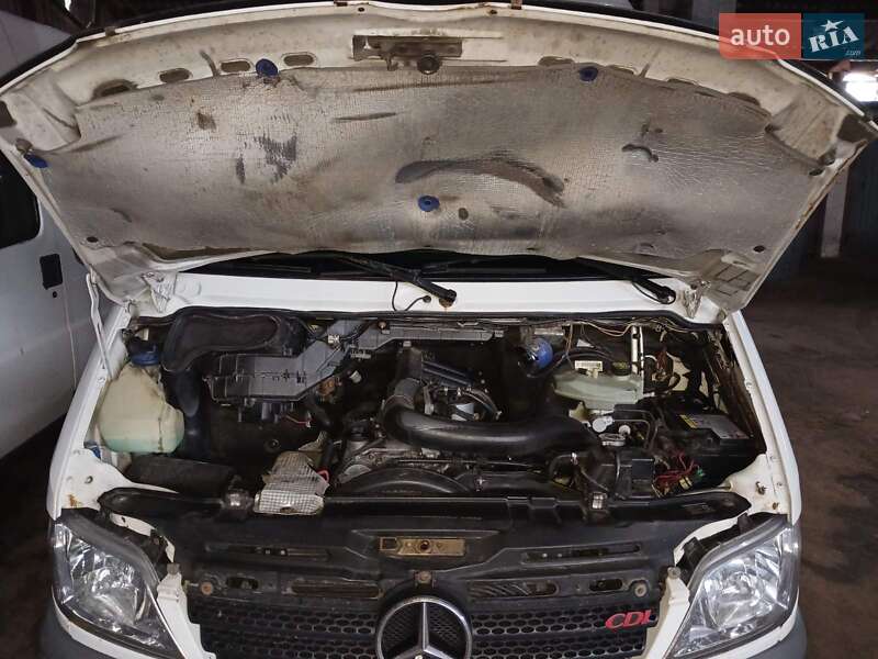 Грузовой фургон Mercedes-Benz Sprinter 2004 в Львове