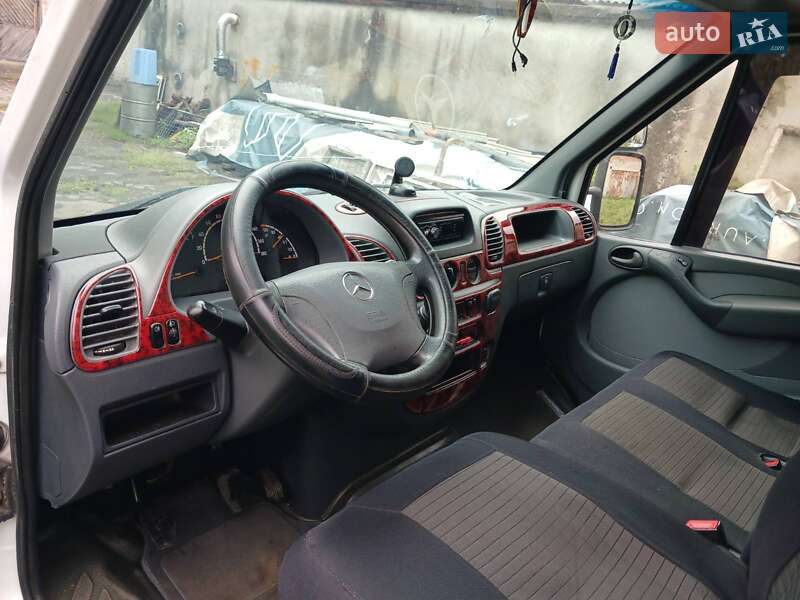 Грузовой фургон Mercedes-Benz Sprinter 2004 в Львове