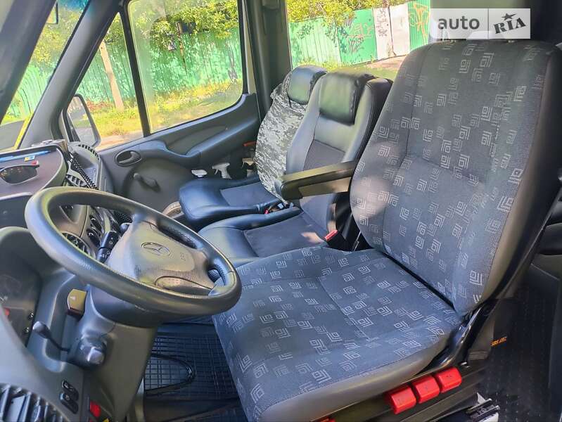 Вантажопасажирський фургон Mercedes-Benz Sprinter 2004 в Києві