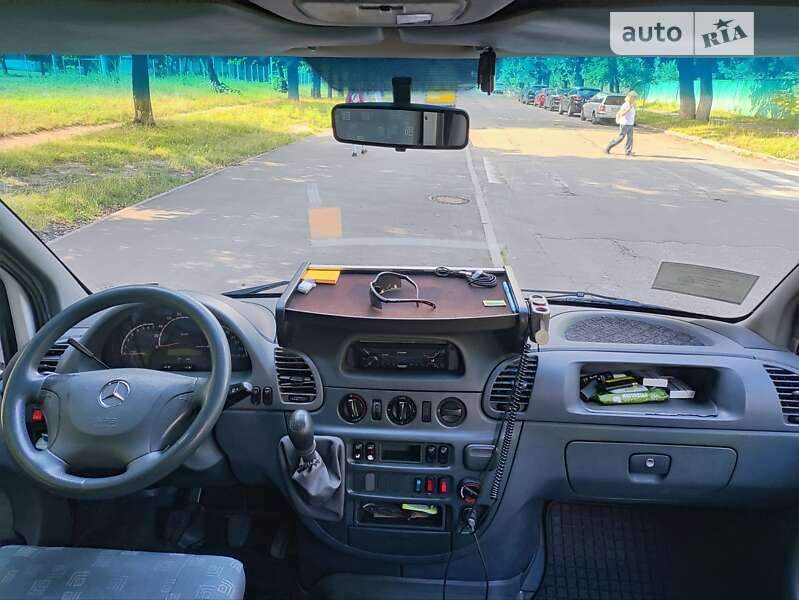 Вантажопасажирський фургон Mercedes-Benz Sprinter 2004 в Києві