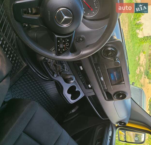 Вантажний фургон Mercedes-Benz Sprinter 2020 в Чернівцях