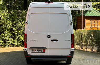Грузовой фургон Mercedes-Benz Sprinter 2023 в 