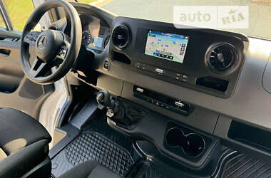 Грузовой фургон Mercedes-Benz Sprinter 2023 в 