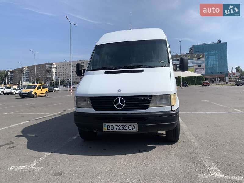 Грузопассажирский фургон Mercedes-Benz Sprinter 2000 в Харькове