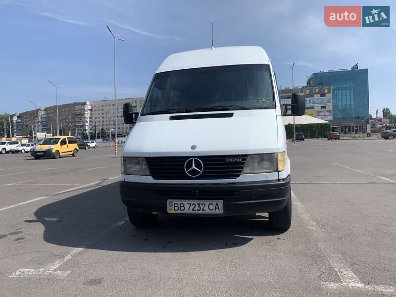 Mercedes-Benz Sprinter 2000