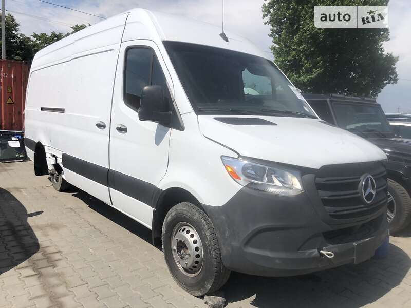 Грузовой фургон Mercedes-Benz Sprinter 2022 в 