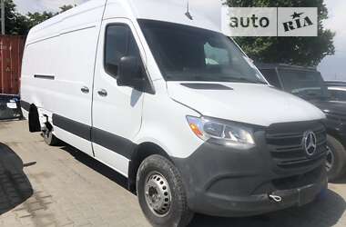 Грузовой фургон Mercedes-Benz Sprinter 2022 в 
