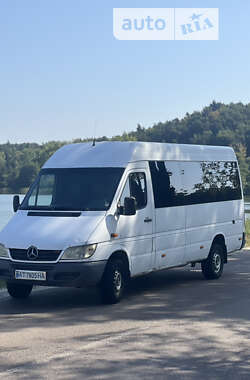 Грузовой фургон Mercedes-Benz Sprinter 2001 в Львове