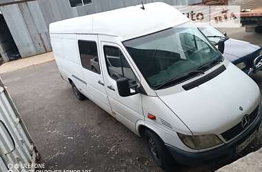 Грузовой фургон Mercedes-Benz Sprinter 2004 в 