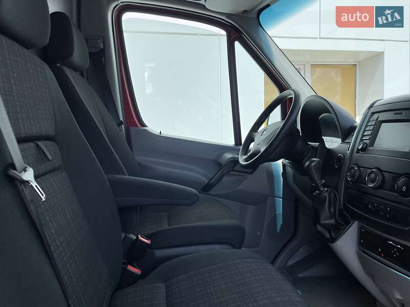 Грузовой фургон Mercedes-Benz Sprinter 2017 в Хмельницком