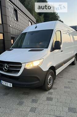 Вантажний фургон Mercedes-Benz Sprinter 2021 в Тячеві