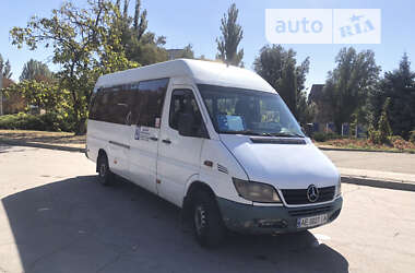 Городской автобус Mercedes-Benz Sprinter 2000 в Кривом Роге