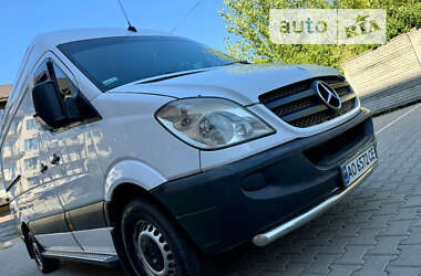 Вантажний фургон Mercedes-Benz Sprinter 2010 в Ужгороді