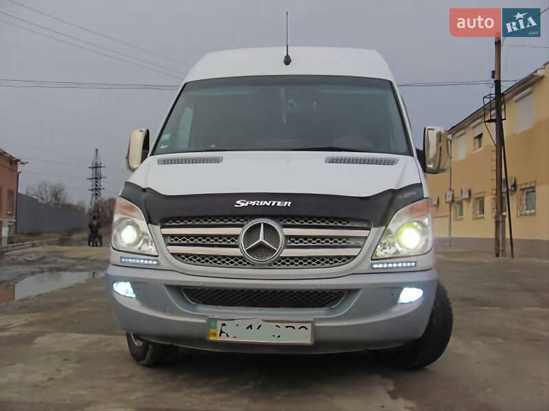 Микроавтобус Mercedes-Benz Sprinter 2011 в 