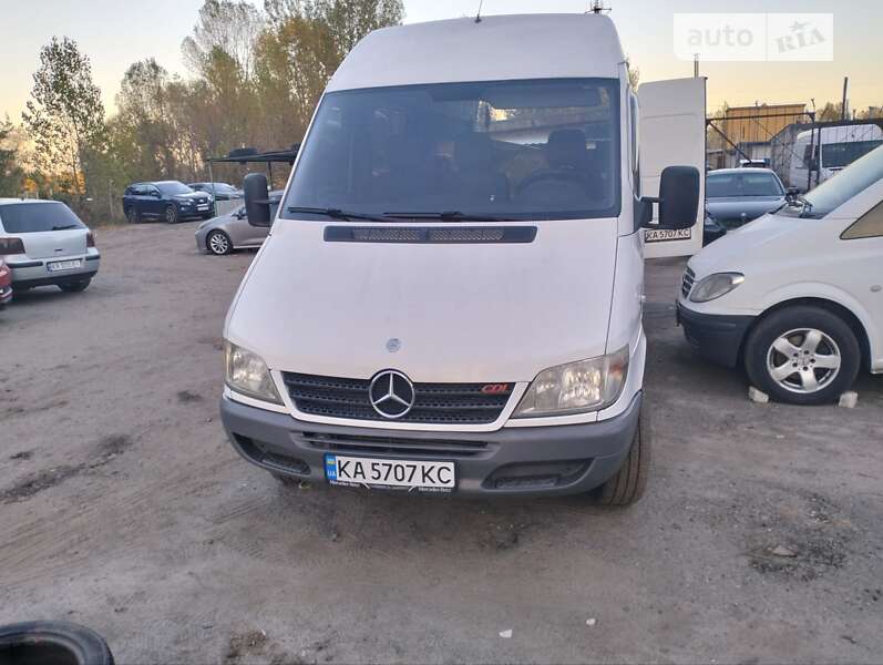 Вантажопасажирський фургон Mercedes-Benz Sprinter 2004 в Києві