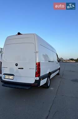 Грузовой фургон Mercedes-Benz Sprinter 2019 в 