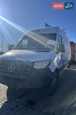 Грузовой фургон Mercedes-Benz Sprinter 2022 в 