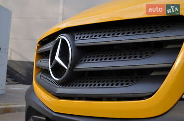 Грузовой фургон Mercedes-Benz Sprinter 2017 в 