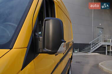 Грузовой фургон Mercedes-Benz Sprinter 2017 в 