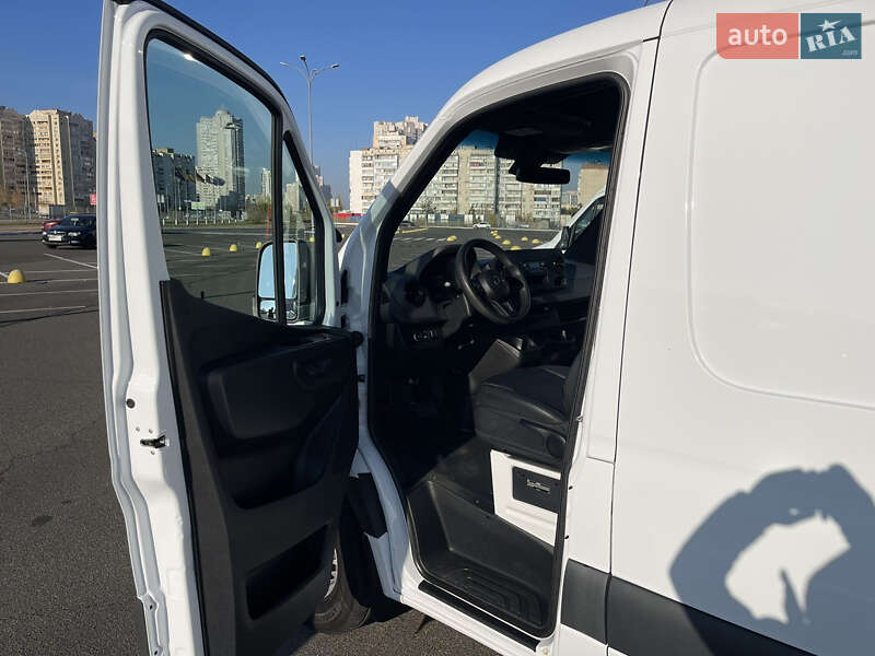 Грузовой фургон Mercedes-Benz Sprinter 2021 в Киеве фото 8 Грузовой фургон Mercedes-Benz Sprinter 2021 в Киеве