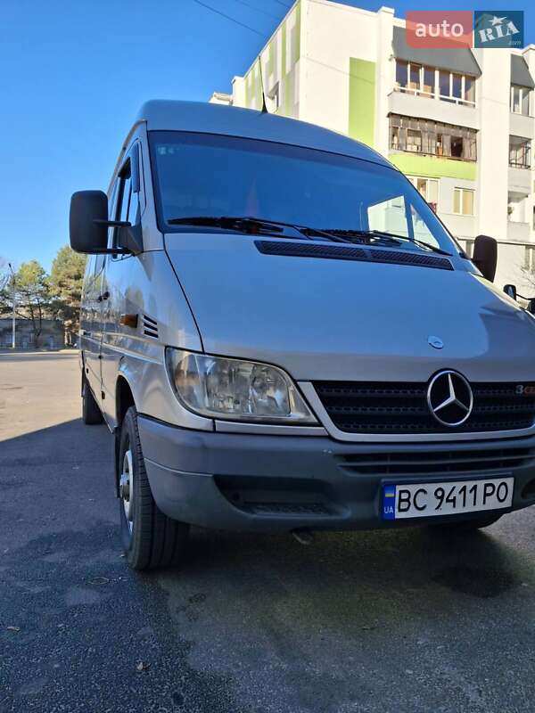 Грузовой фургон Mercedes-Benz Sprinter 2004 в 