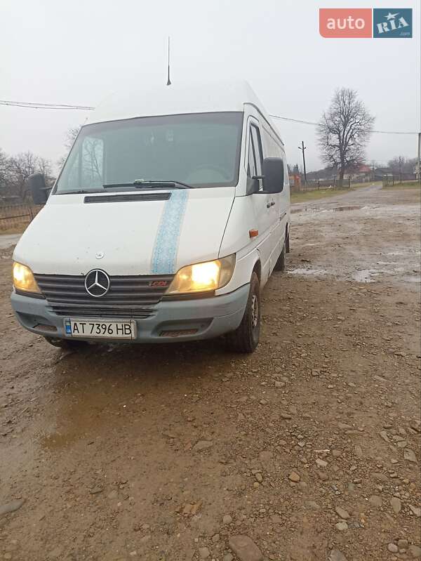 Вантажний фургон Mercedes-Benz Sprinter 2001 в Болехові