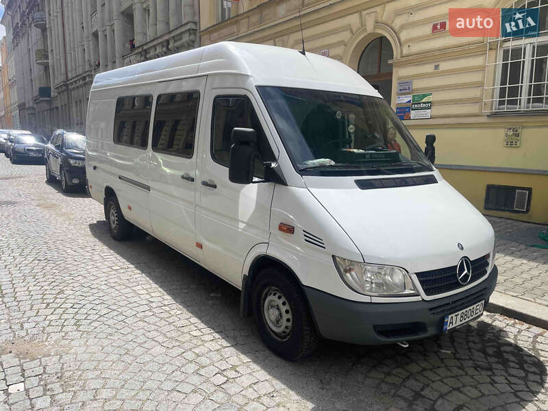 Вантажопасажирський фургон Mercedes-Benz Sprinter 2005 в Коломиї