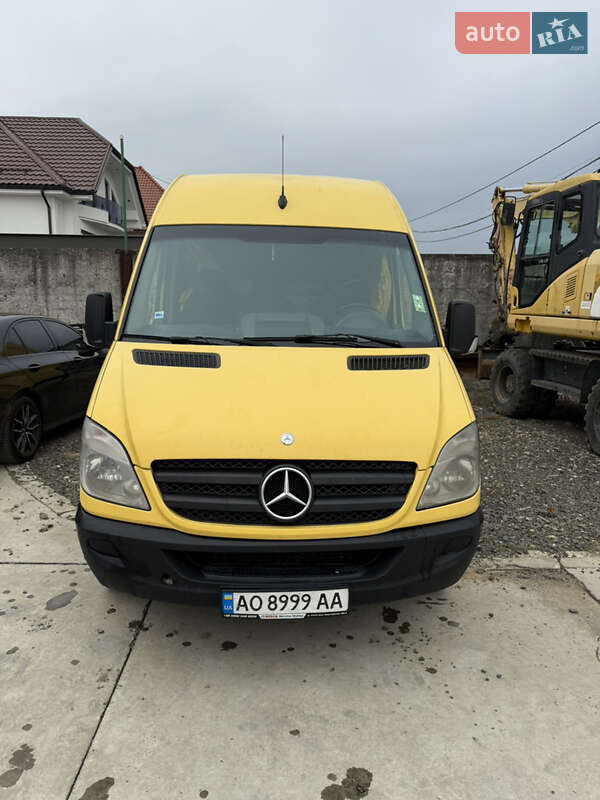 Mercedes-Benz Sprinter 2011