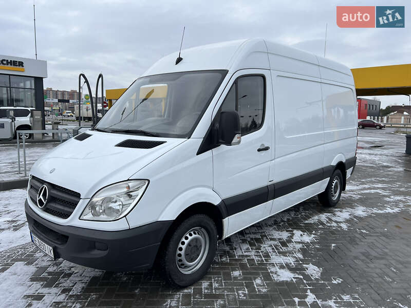 Вантажний фургон Mercedes-Benz Sprinter 2013 в Дніпрі