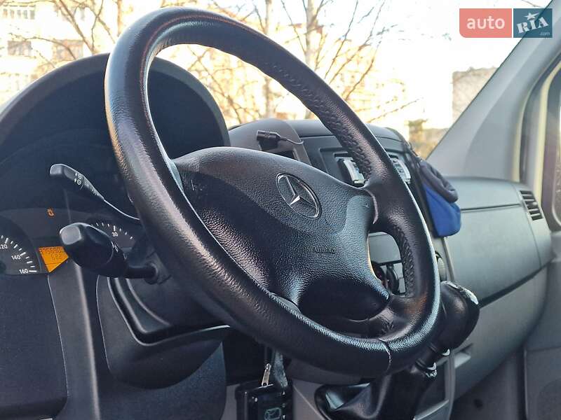 Грузовой фургон Mercedes-Benz Sprinter 2013 в Ровно