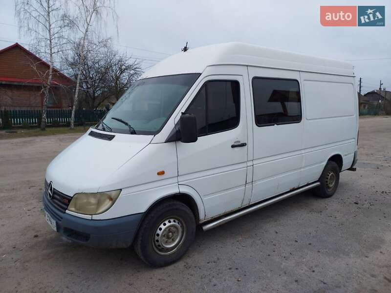 Вантажопасажирський фургон Mercedes-Benz Sprinter 2002 в Дубровиці