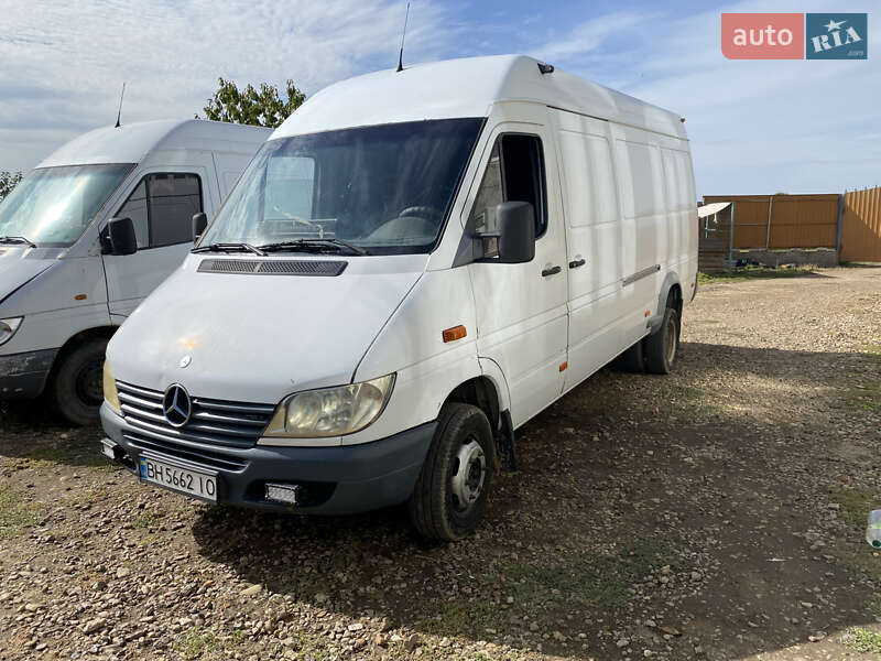 Грузовой фургон Mercedes-Benz Sprinter 2002 в 