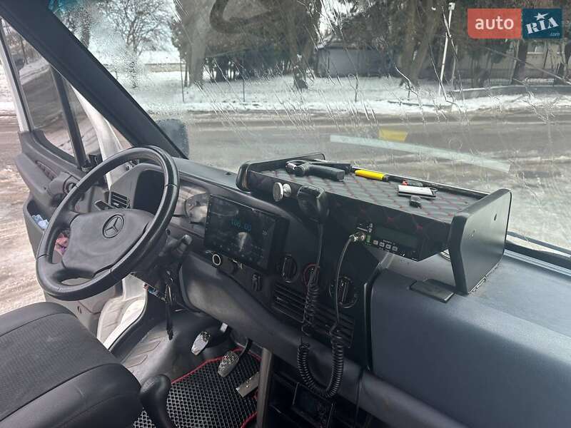 Грузовой фургон Mercedes-Benz Sprinter 1997 в Львове