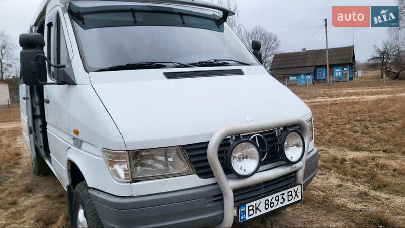 Мікроавтобус Mercedes-Benz Sprinter 2000 в Рівному