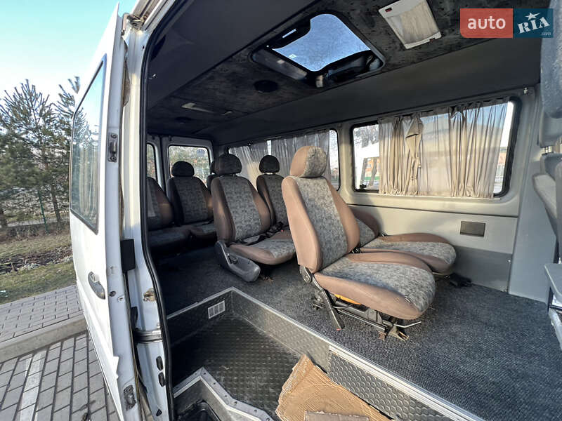 Грузопассажирский фургон Mercedes-Benz Sprinter 2003 в Виннице