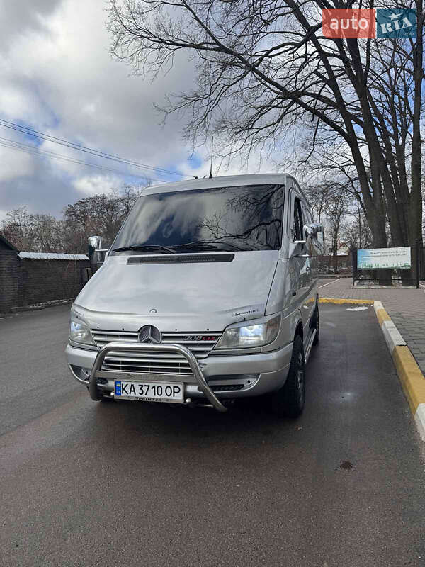 Вантажний фургон Mercedes-Benz Sprinter 2000 в Києві