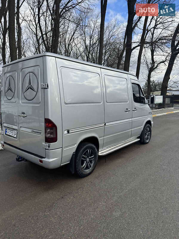 Вантажний фургон Mercedes-Benz Sprinter 2000 в Києві
