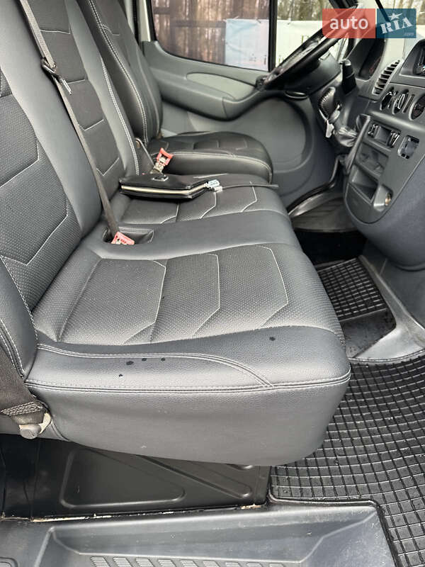 Вантажний фургон Mercedes-Benz Sprinter 2000 в Києві