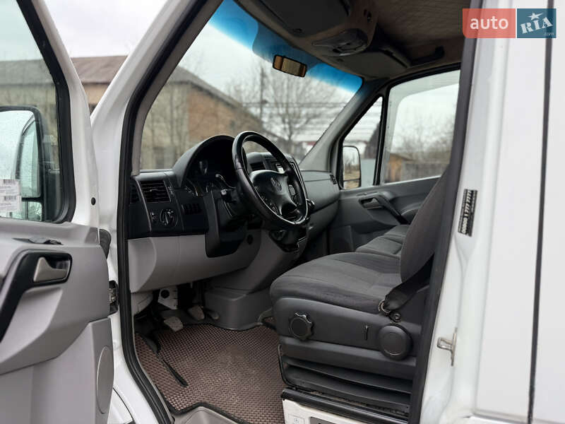 Вантажопасажирський фургон Mercedes-Benz Sprinter 2010 в Коломиї фото 8 Вантажопасажирський фургон Mercedes-Benz Sprinter 2010 в Коломиї