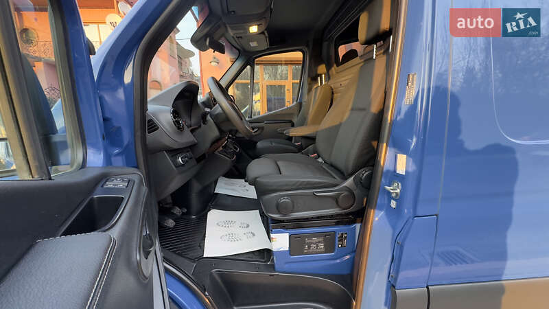 Вантажний фургон Mercedes-Benz Sprinter 2020 в Сваляві