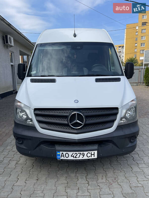 Вантажний фургон Mercedes-Benz Sprinter 2015 в Ужгороді