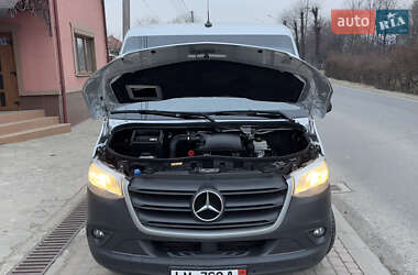 Грузовой фургон Mercedes-Benz Sprinter 2020 в 