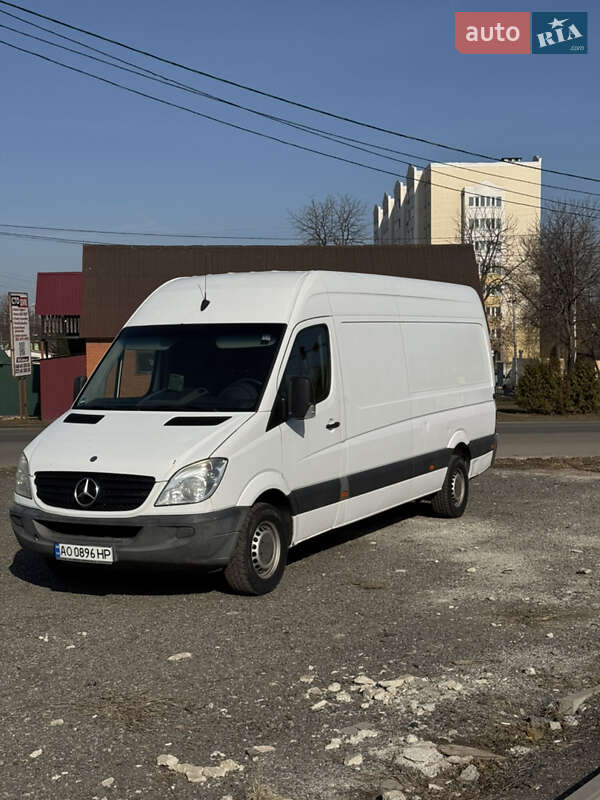 Грузовой фургон Mercedes-Benz Sprinter 2012 в Киеве