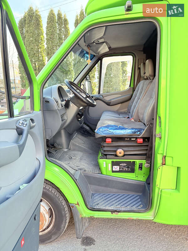 Грузовой фургон Mercedes-Benz Sprinter 2005 в Баре