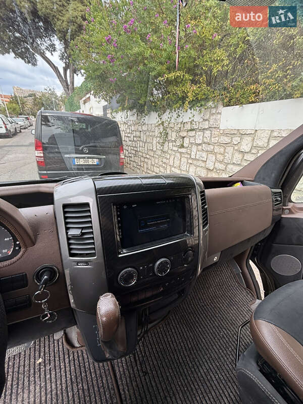 Вантажопасажирський фургон Mercedes-Benz Sprinter 2011 в Чернівцях