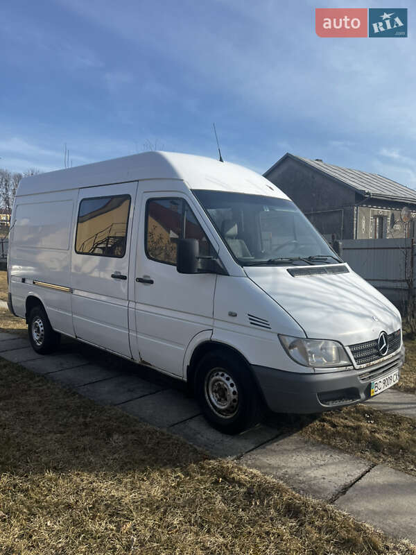 Грузопассажирский фургон Mercedes-Benz Sprinter 2004 в Львове